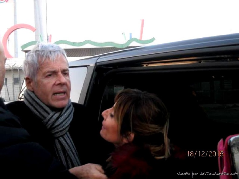 18 Dicembre 2015 Arrivo di Claudio Baglioni a Bari (9).jpg
