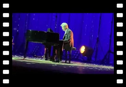 "Dodici note solo", Baglioni canta ed incanta. Al Gesualdo è standing ovation